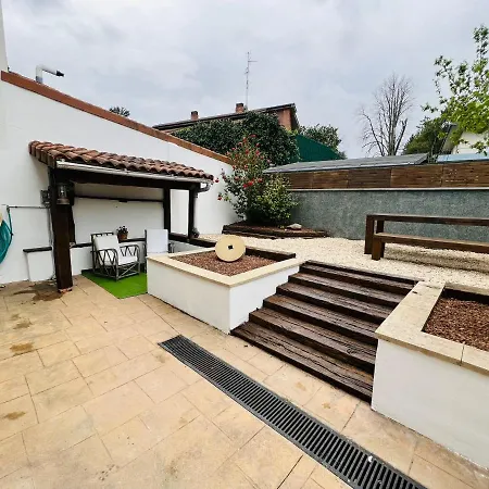 Daire Loreartean By Basque Homes